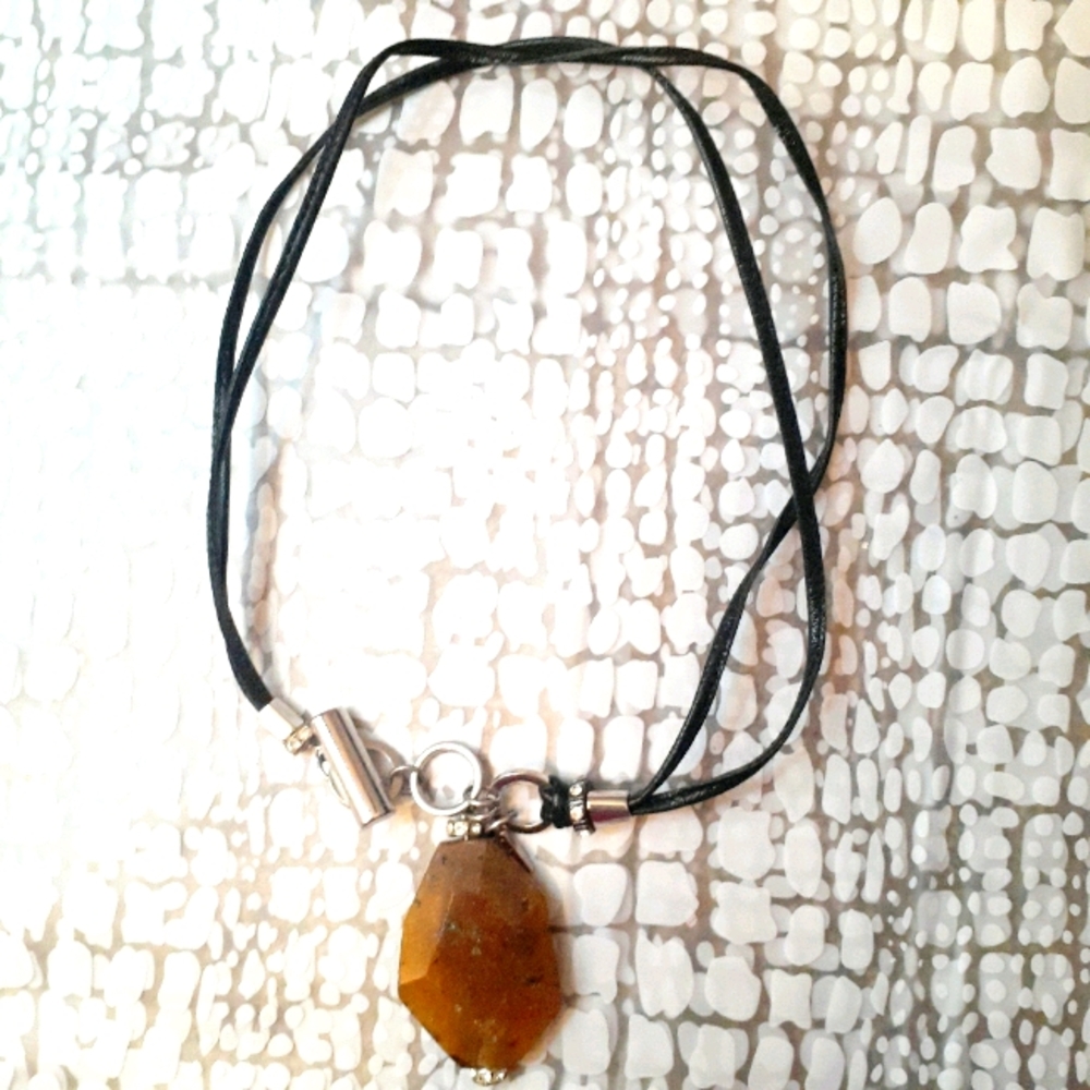 💥3/$25💥 NWOT Necklace w/Natural Stone pendant